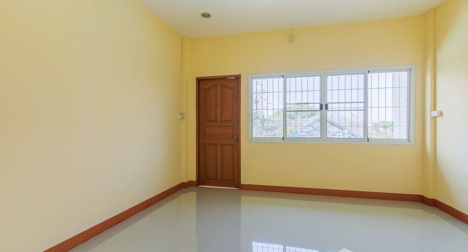 For sale 2 bedrooms townhouse in Den Chai, Phrae