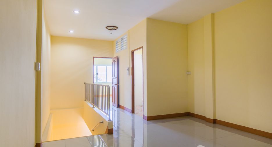 For sale 2 bedrooms townhouse in Den Chai, Phrae