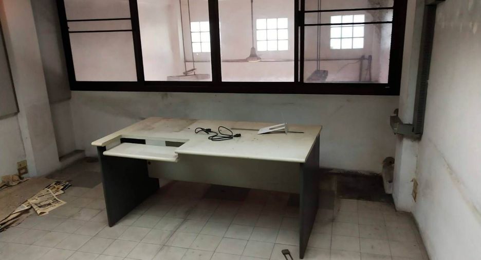 For sale 4 bedrooms retail Space in Suan Luang, Bangkok
