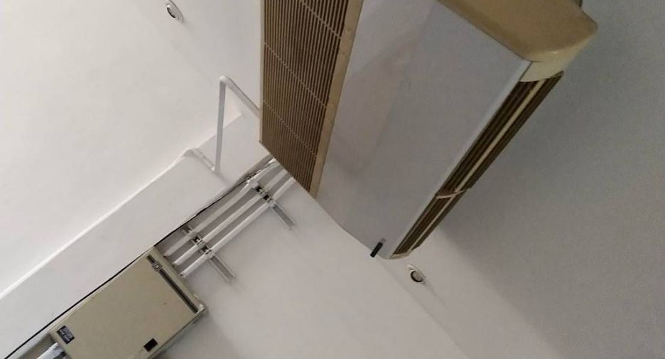 For sale 4 bedrooms retail Space in Suan Luang, Bangkok