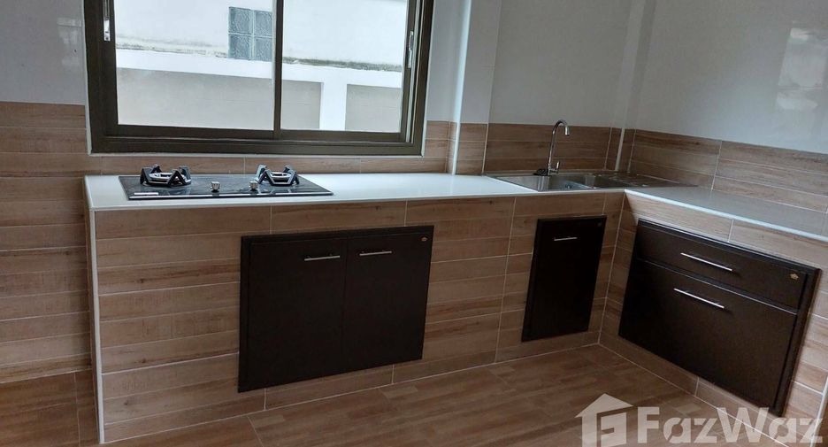 For sale 4 bedrooms house in Sam Phran, Nakhon Pathom