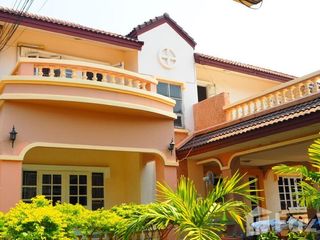 出租 7 卧室 独立屋 在 Mueang Pathum Thani, Pathum Thani
