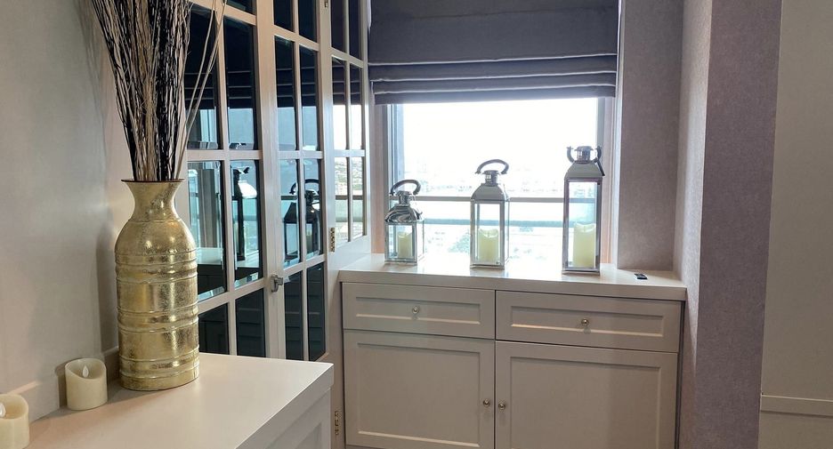 For sale 2 bedrooms condo in Yan Nawa, Bangkok