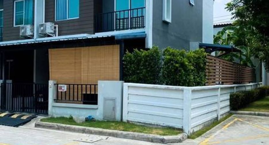 For sale 3 bedrooms townhouse in Bang Phli, Samut Prakan