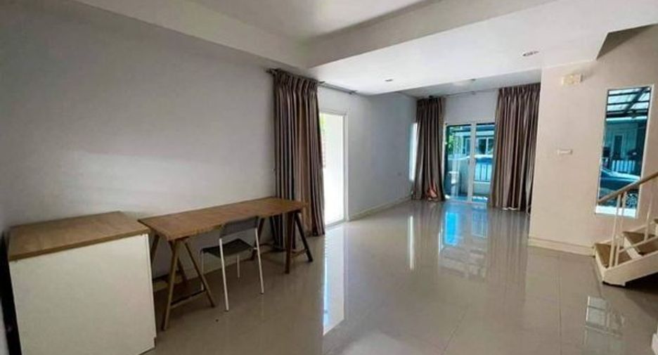 For sale 3 bedrooms townhouse in Bang Phli, Samut Prakan