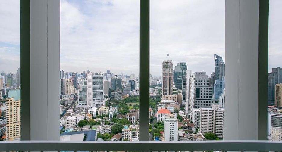 For sale 2 bedrooms condo in Khlong Toei, Bangkok