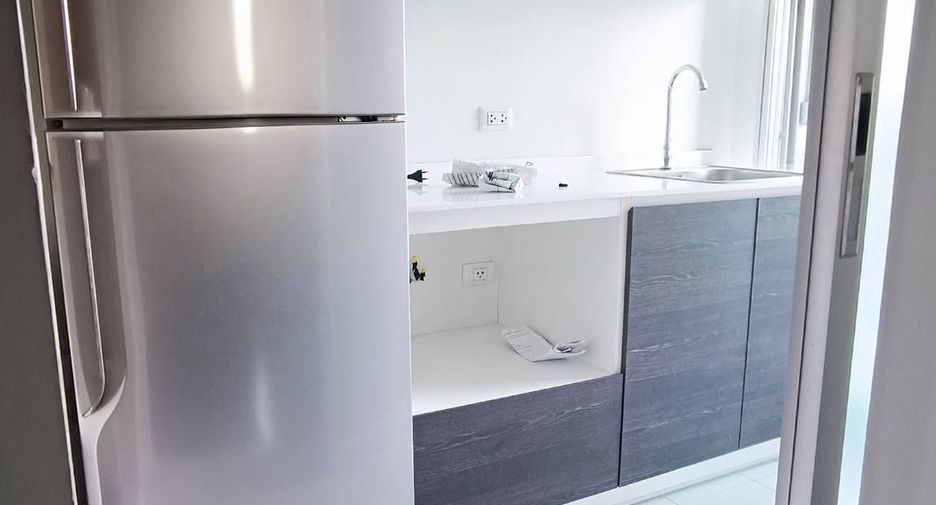 For sale 1 bed condo in Mueang Samut Prakan, Samut Prakan