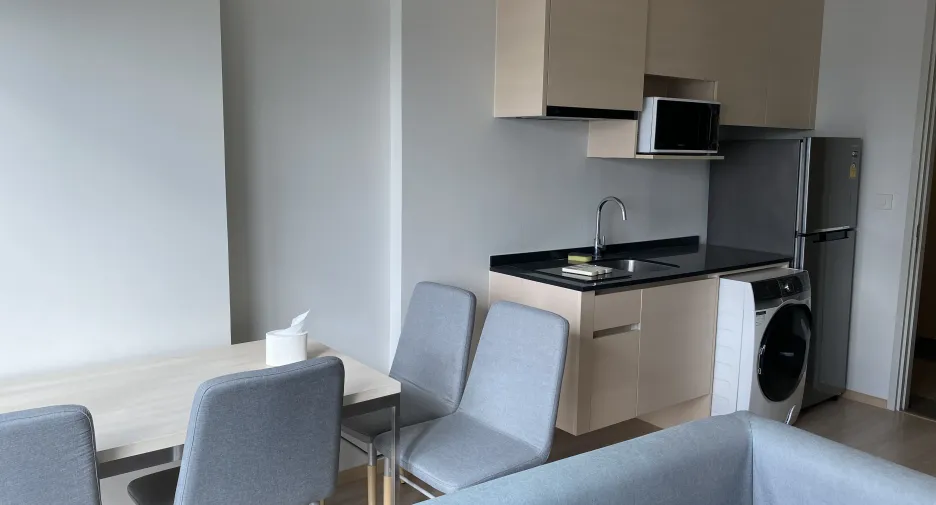 For sale 2 bedrooms condo in Huai Khwang, Bangkok