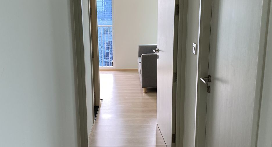 For sale 2 bedrooms condo in Huai Khwang, Bangkok