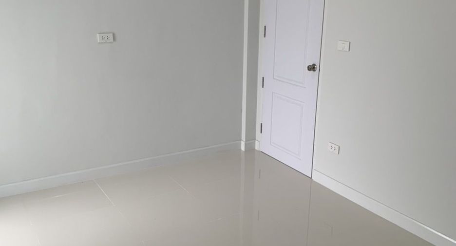 For sale 4 ベッドルーム townhouse in Kantharawichai, Maha Sarakham