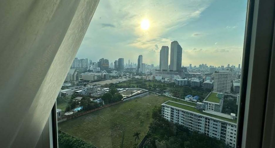 For sale 1 bed condo in Huai Khwang, Bangkok