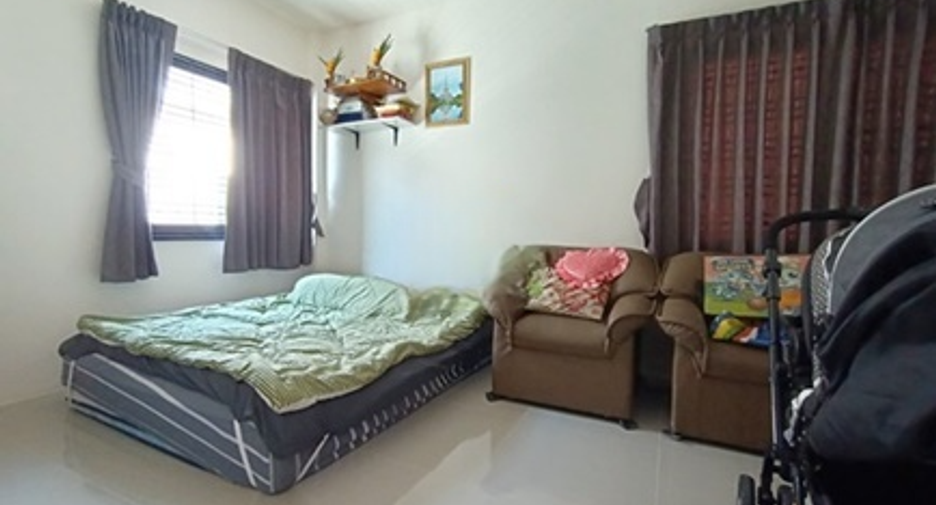 À vendre 2 chambres maison de ville à Phan Thong, Chonburi