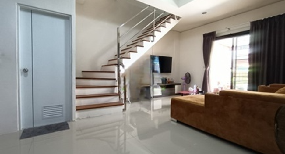 À vendre 2 chambres maison de ville à Phan Thong, Chonburi