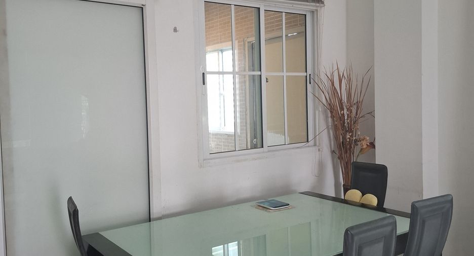 For sale 3 bedrooms townhouse in Prawet, Bangkok