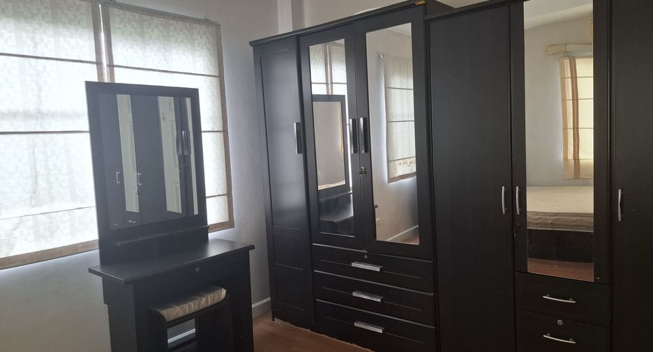 For sale 3 bedrooms townhouse in Prawet, Bangkok