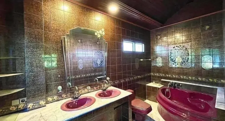 For rent 4 bedrooms house in Mueang Nonthaburi, Nonthaburi
