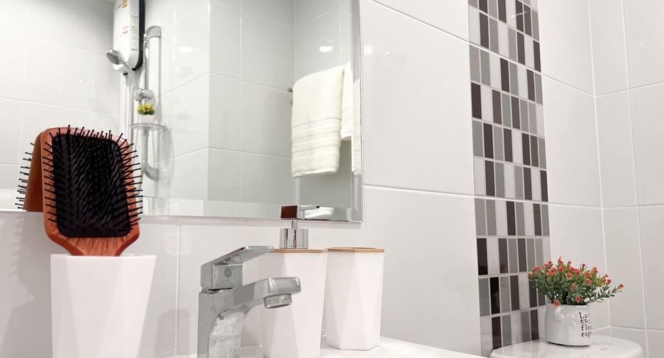For sale 1 bed condo in Khan Na Yao, Bangkok