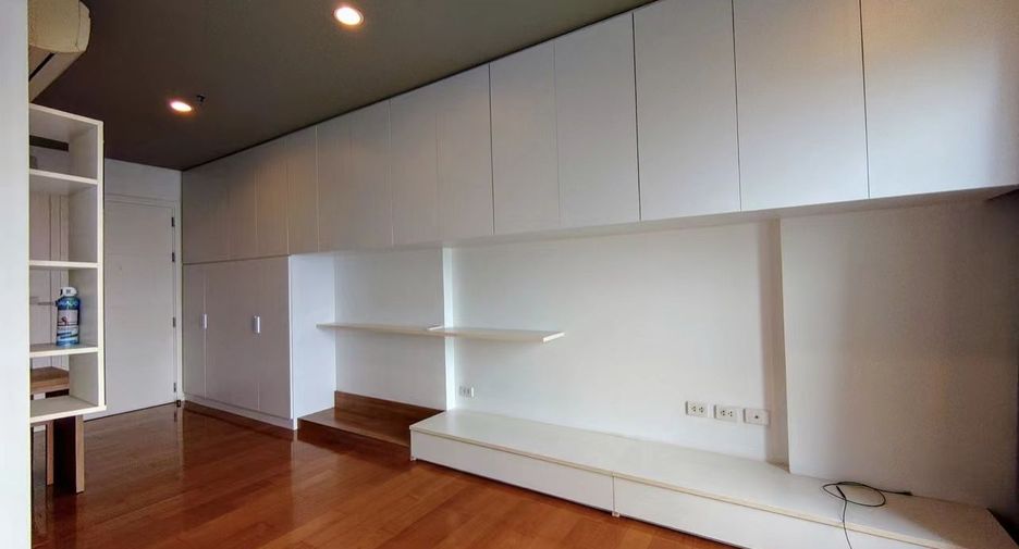 For sale 1 bed condo in Watthana, Bangkok
