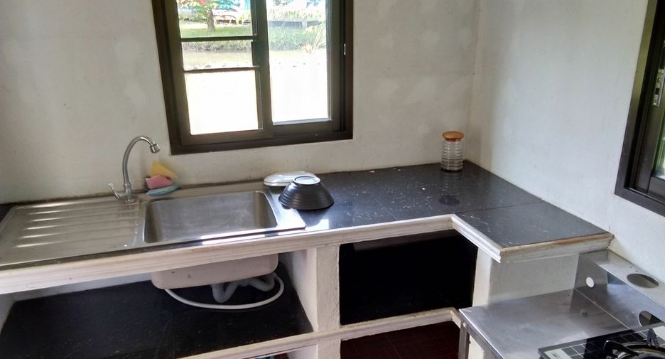 For sale 8 bedrooms villa in Chiang Dao, Chiang Mai