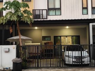 出售 4 卧室 联排别墅 在 Lat Lum Kaeo, Pathum Thani