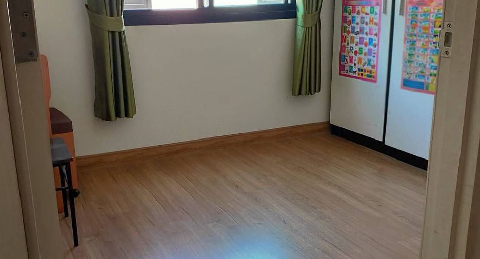 Reihenhaus zum Kauf mit 4 Zimmer in Lat Lum Kaeo, Pathum Thani