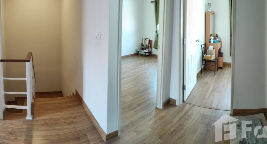 Reihenhaus zum Kauf mit 4 Zimmer in Lat Lum Kaeo, Pathum Thani