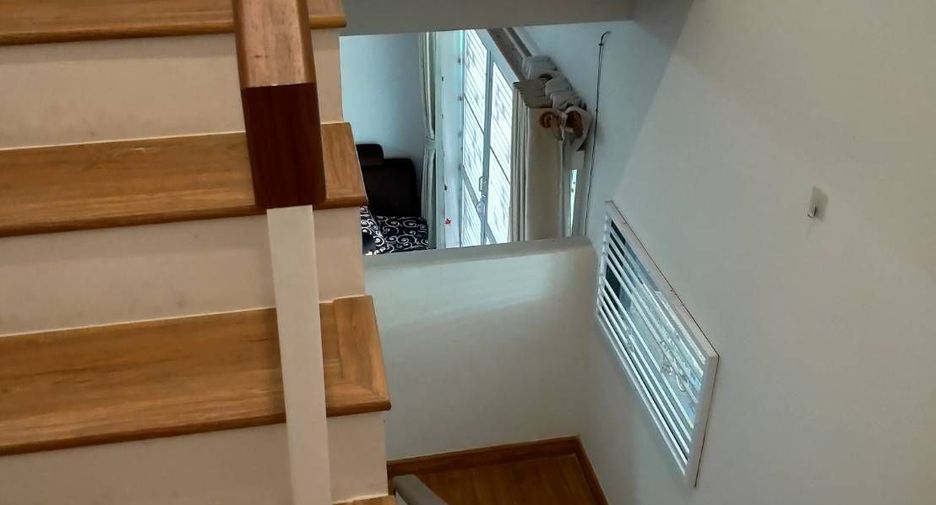 Reihenhaus zum Kauf mit 4 Zimmer in Lat Lum Kaeo, Pathum Thani