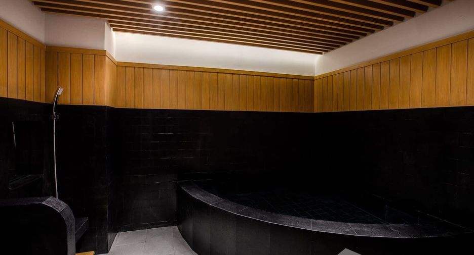 For sale 2 bedrooms condo in Watthana, Bangkok