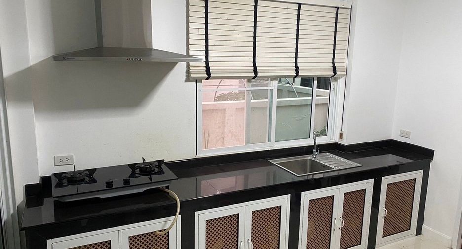 For sale 3 bedrooms house in Sai Noi, Nonthaburi
