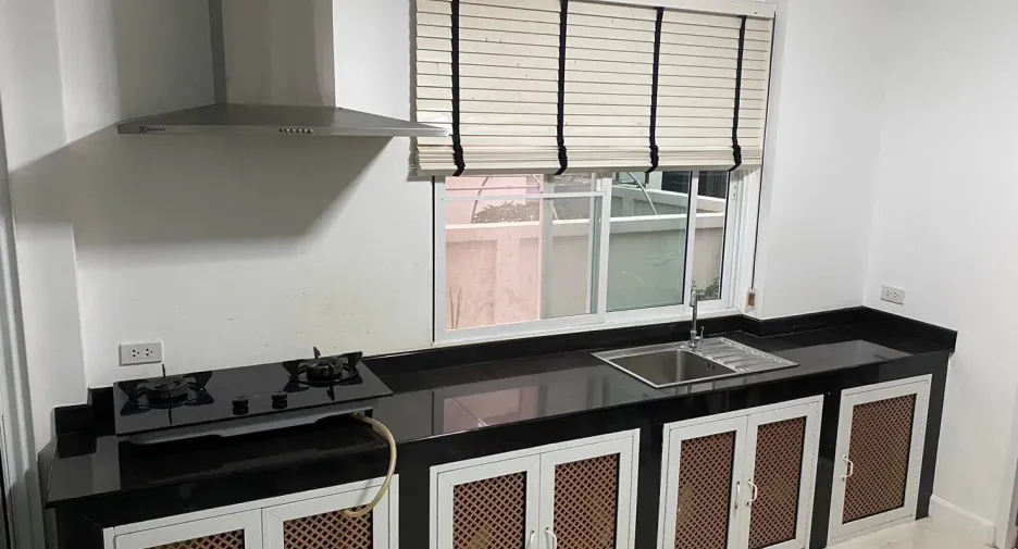 For sale 3 bedrooms house in Sai Noi, Nonthaburi