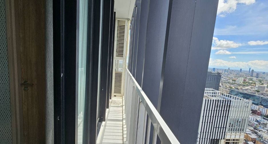 For sale 2 bedrooms condo in Khlong Toei, Bangkok