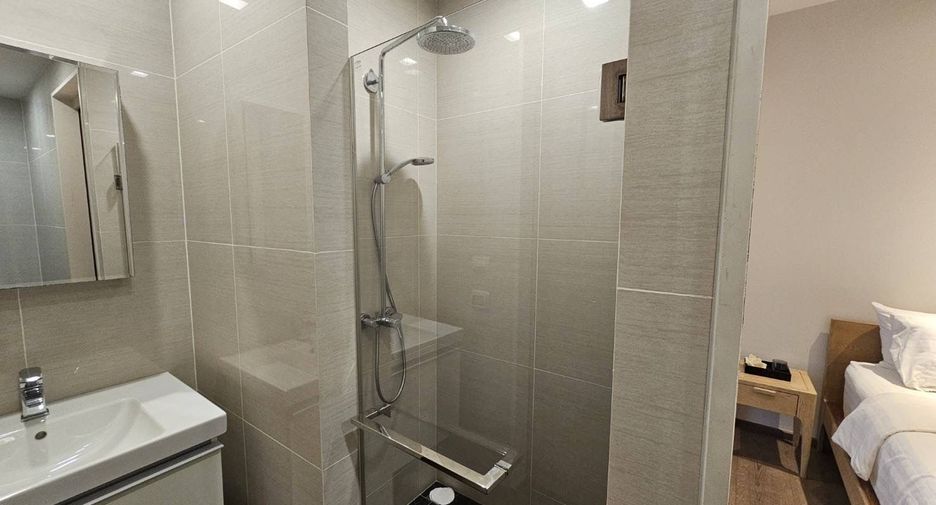 For sale 2 bedrooms condo in Khlong Toei, Bangkok