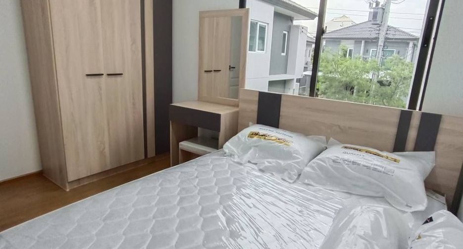 For rent 3 bedrooms townhouse in Khlong Luang, Pathum Thani