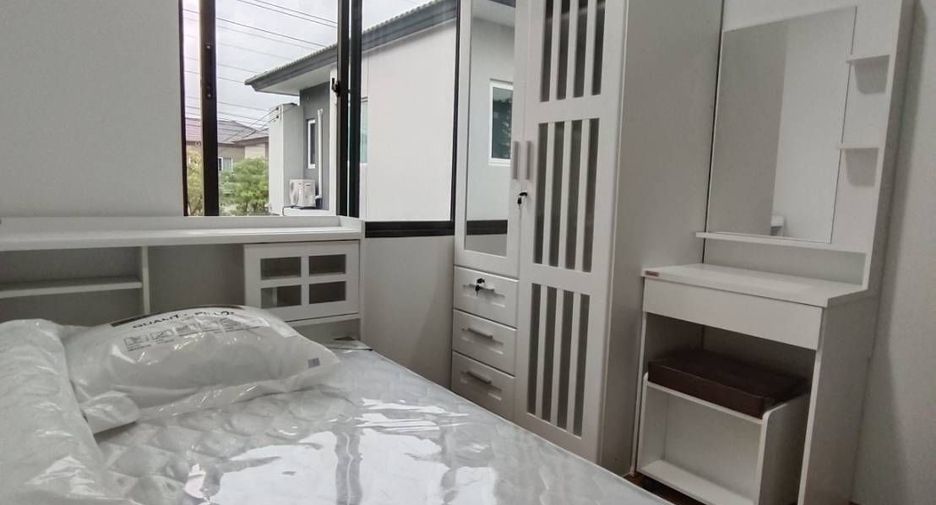 For rent 3 bedrooms townhouse in Khlong Luang, Pathum Thani