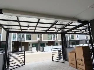 Casa adosada en alquiler de 3 habitaciones en Khlong Luang, Pathum Thani