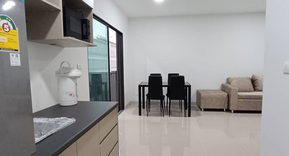 For rent 3 bedrooms townhouse in Khlong Luang, Pathum Thani