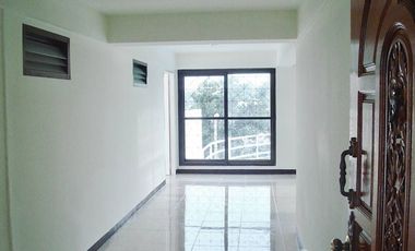 For sale 2 bedrooms condo in Huai Khwang, Bangkok