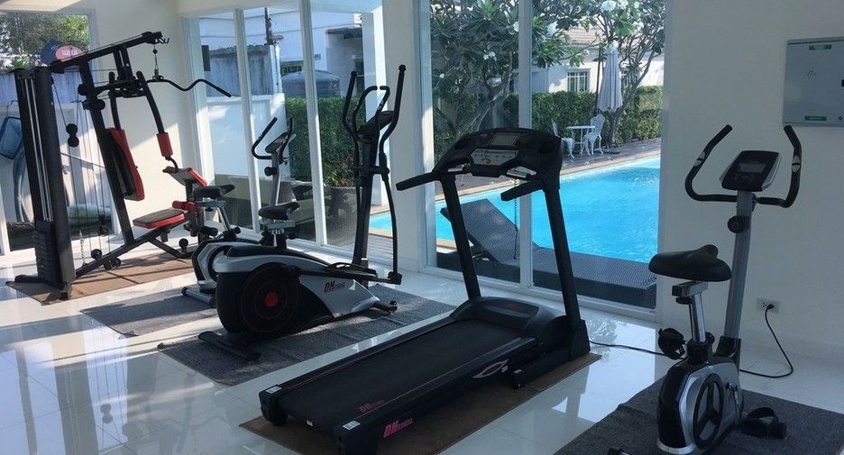 For sale 4 bedrooms house in Mueang Phitsanulok, Phitsanulok
