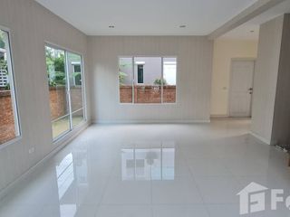 For sale 3 bedrooms house in Mueang Samut Prakan, Samut Prakan