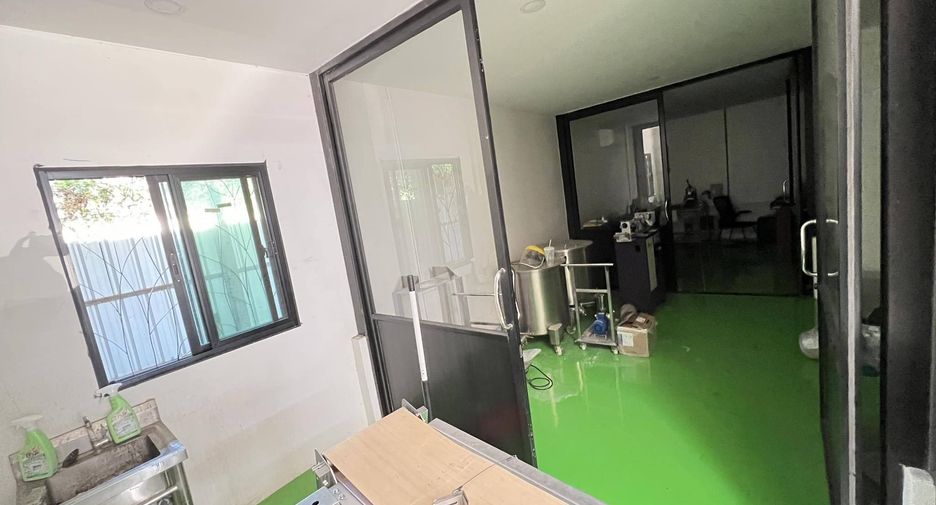 For rent 1 bed office in Mueang Nonthaburi, Nonthaburi