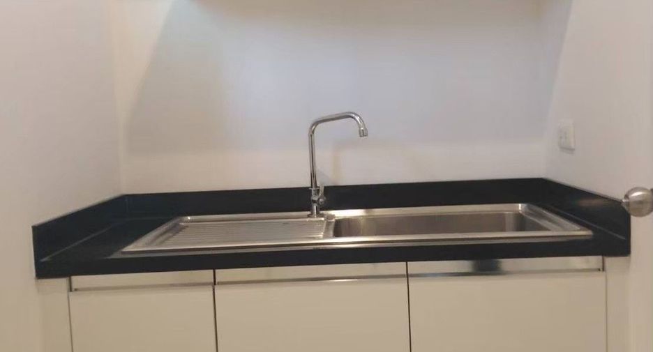 Condo en venta de 5 habitaciones en Huai Khwang, Bangkok