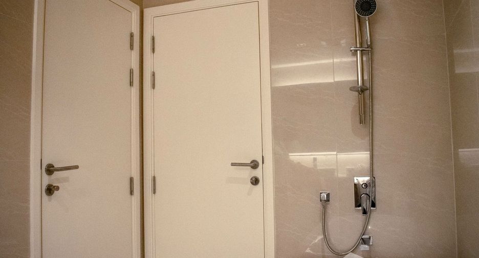 For sale 1 bed condo in Khlong Toei, Bangkok