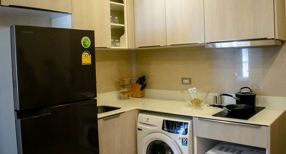 For sale 1 bed condo in Khlong Toei, Bangkok