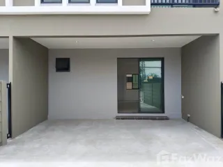 出租 3 卧室 联排别墅 在 Lam Luk Ka, Pathum Thani