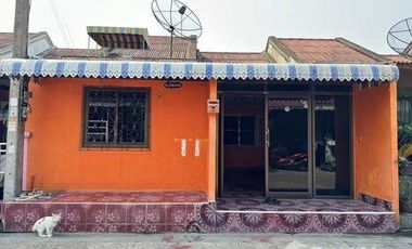 Reihenhaus zum Kauf mit 2 Zimmer in Sam Phran, Nakhon Pathom