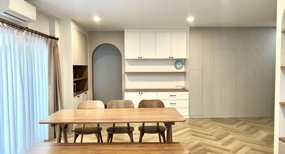 ขาย และ ให้เช่า 4 ห้องนอน บ้านเดี่ยว ใน เมืองปทุมธานี, ปทุมธานี