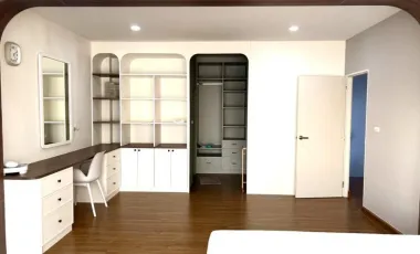 Casa en venta y en alquiler de 4 habitaciones en Mueang Pathum Thani, Pathum Thani
