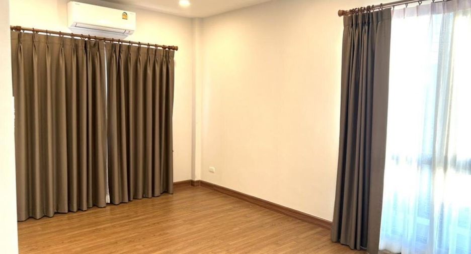 ขาย และ ให้เช่า 4 ห้องนอน บ้านเดี่ยว ใน เมืองปทุมธานี, ปทุมธานี