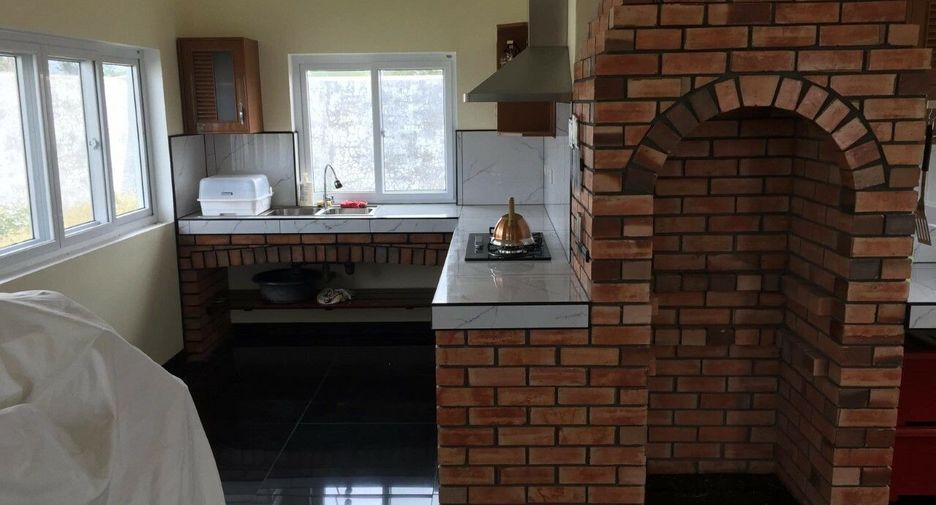 For sale 6 bedrooms house in Mueang Chaiyaphum, Chaiyaphum