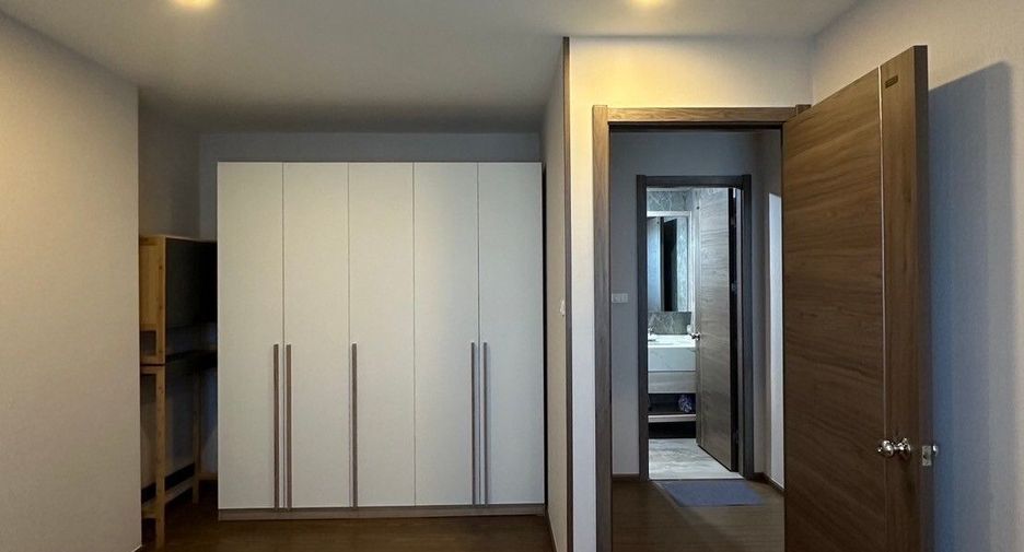 For sale 2 bedrooms condo in Huai Khwang, Bangkok